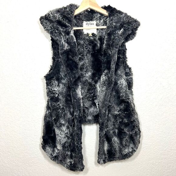 Dylan True Grit Faux Fur Hooded Vest Gray Soft Cozy Warm Size M - Picture 1 of 13